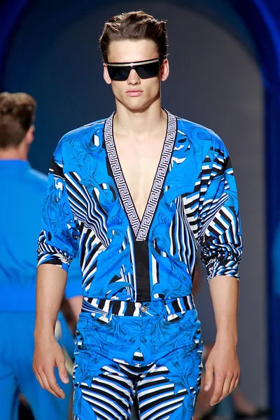 Look 11